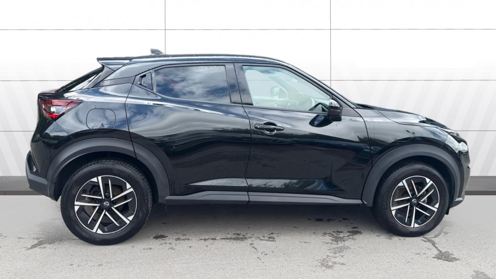 Nissan Juke 1.0 DiG-T N-Connecta 5dr Petrol Hatchback - Image 5