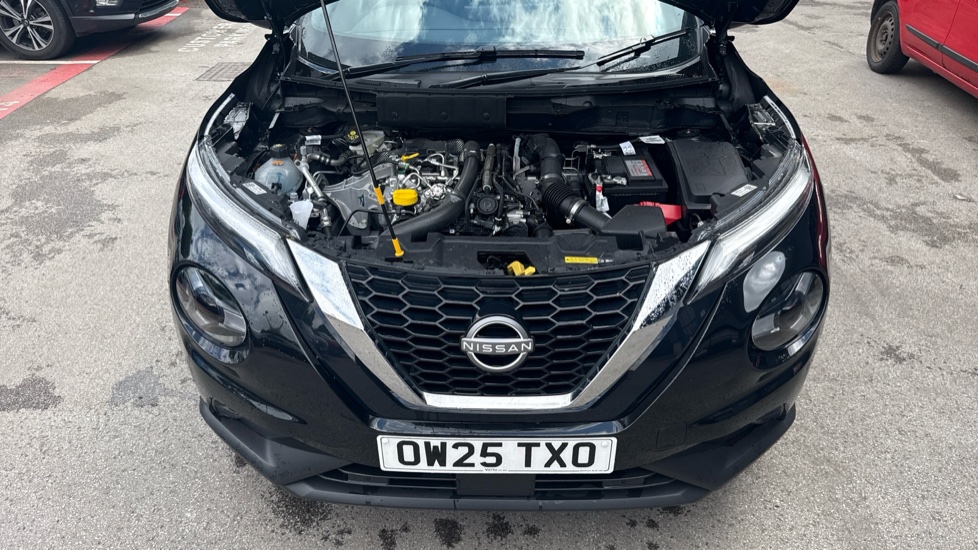 Nissan Juke 1.0 DiG-T N-Connecta 5dr Petrol Hatchback - Image 8