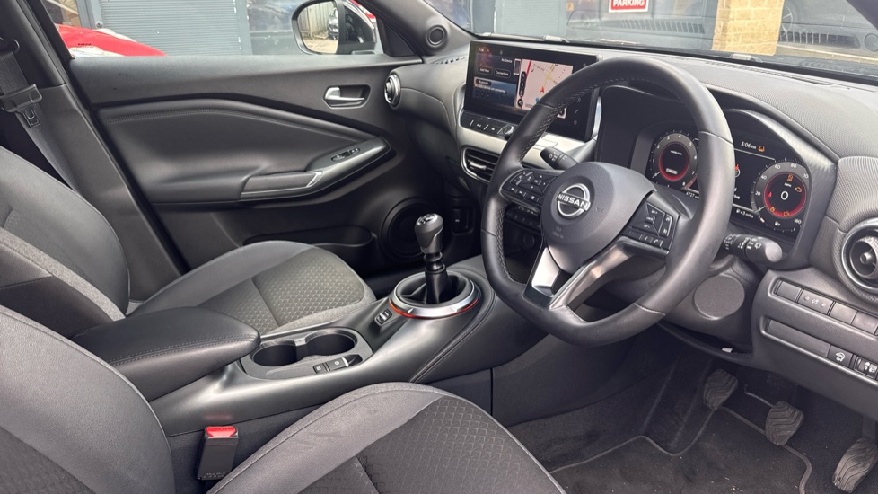 Nissan Juke 1.0 DiG-T N-Connecta 5dr Petrol Hatchback - Image 11