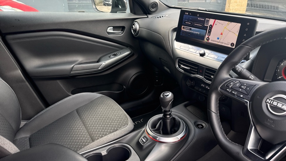 Nissan Juke 1.0 DiG-T N-Connecta 5dr Petrol Hatchback - Image 14