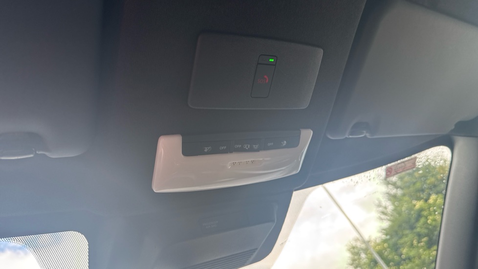 Nissan Juke 1.0 DiG-T N-Connecta 5dr Petrol Hatchback - Image 22