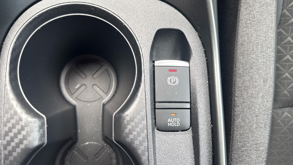 Nissan Juke 1.0 DiG-T N-Connecta 5dr Petrol Hatchback - Image 23