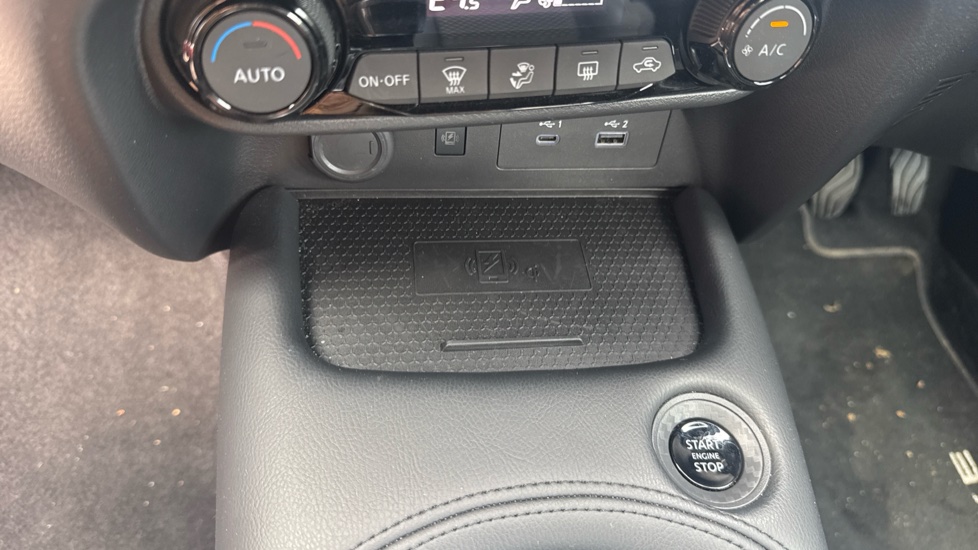 Nissan Juke 1.0 DiG-T N-Connecta 5dr Petrol Hatchback - Image 24