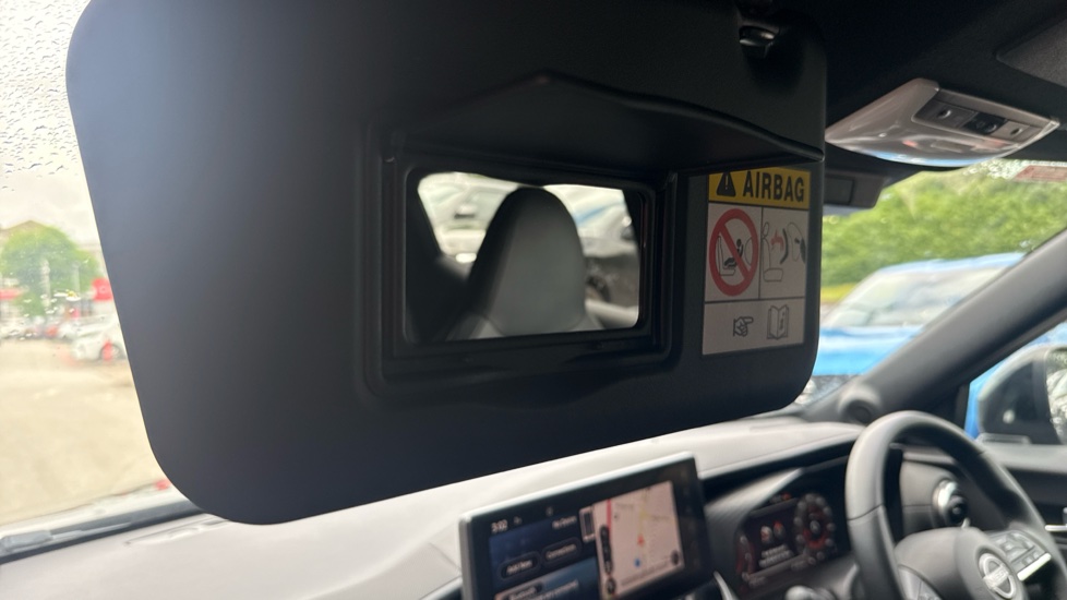 Nissan Juke 1.0 DiG-T N-Connecta 5dr Petrol Hatchback - Image 25
