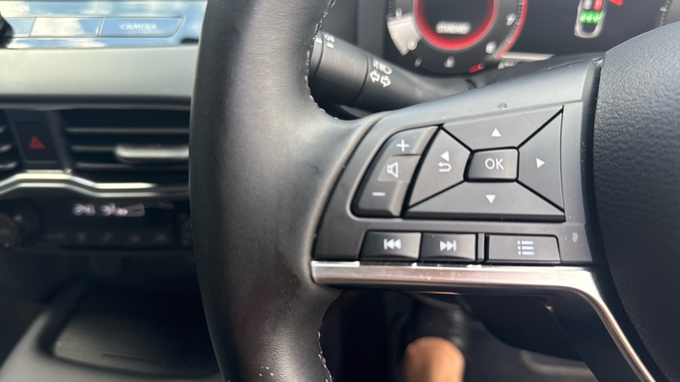 Nissan Juke 1.0 DiG-T N-Connecta 5dr Petrol Hatchback - Image 30