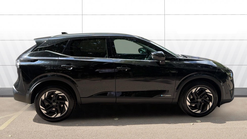 Nissan Qashqai 1.5 E-Power N-Connecta [Glass Roof] 5dr Auto Hybrid Hatchback - Image 5