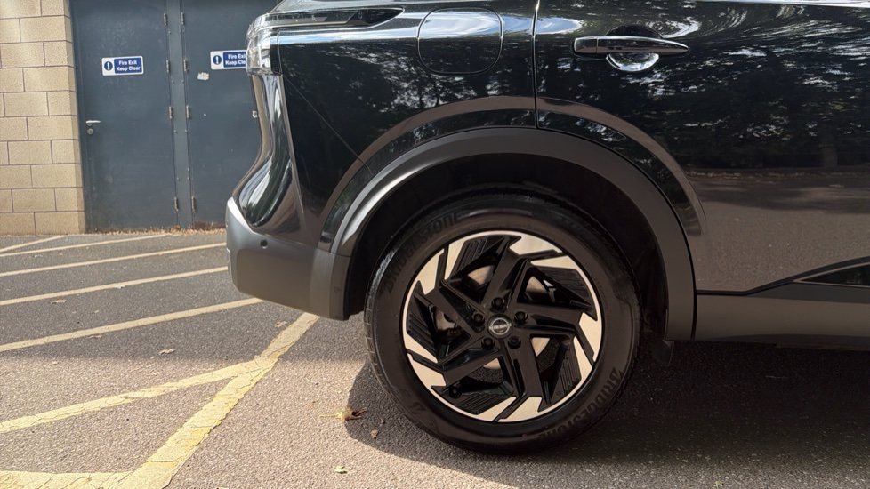 Nissan Qashqai 1.5 E-Power N-Connecta [Glass Roof] 5dr Auto Hybrid Hatchback - Image 7