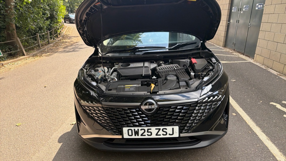 Nissan Qashqai 1.5 E-Power N-Connecta [Glass Roof] 5dr Auto Hybrid Hatchback - Image 8