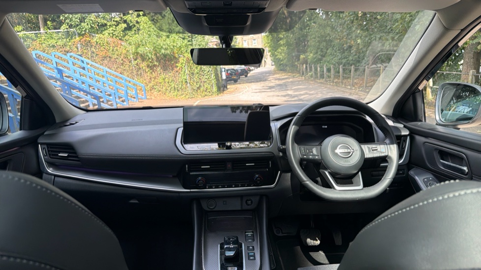 Nissan Qashqai 1.5 E-Power N-Connecta [Glass Roof] 5dr Auto Hybrid Hatchback - Image 10