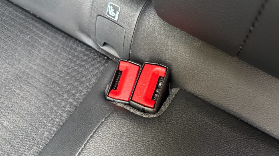 Nissan Qashqai 1.5 E-Power N-Connecta [Glass Roof] 5dr Auto Hybrid Hatchback - Image 17