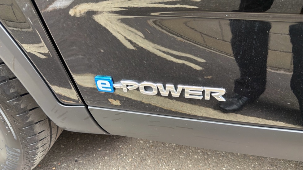 Nissan Qashqai 1.5 E-Power N-Connecta [Glass Roof] 5dr Auto Hybrid Hatchback - Image 25