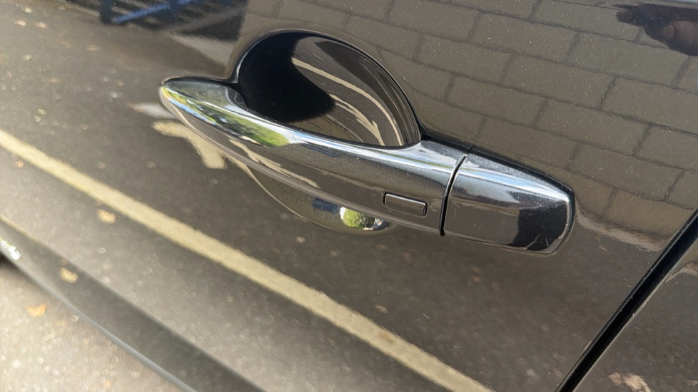 Nissan Qashqai 1.5 E-Power N-Connecta [Glass Roof] 5dr Auto Hybrid Hatchback - Image 26