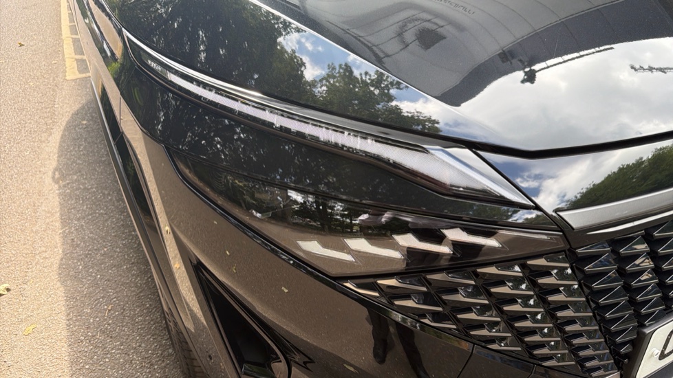 Nissan Qashqai 1.5 E-Power N-Connecta [Glass Roof] 5dr Auto Hybrid Hatchback - Image 31