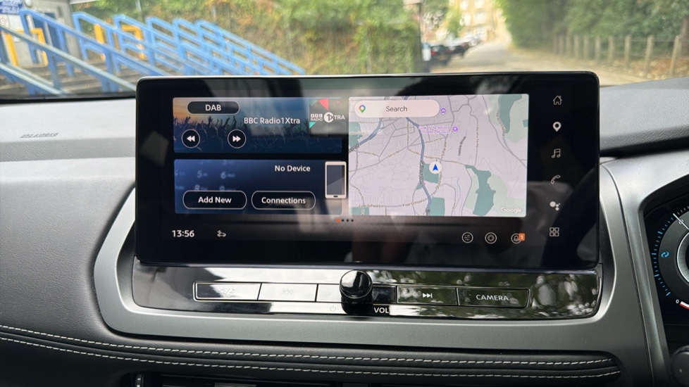 Nissan Qashqai 1.5 E-Power N-Connecta [Glass Roof] 5dr Auto Hybrid Hatchback - Image 44