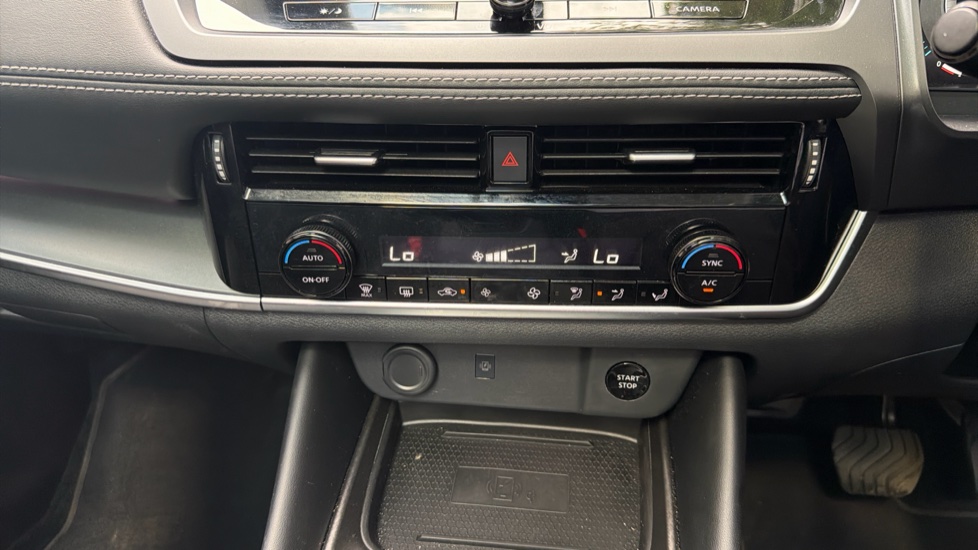 Nissan Qashqai 1.5 E-Power N-Connecta [Glass Roof] 5dr Auto Hybrid Hatchback - Image 46