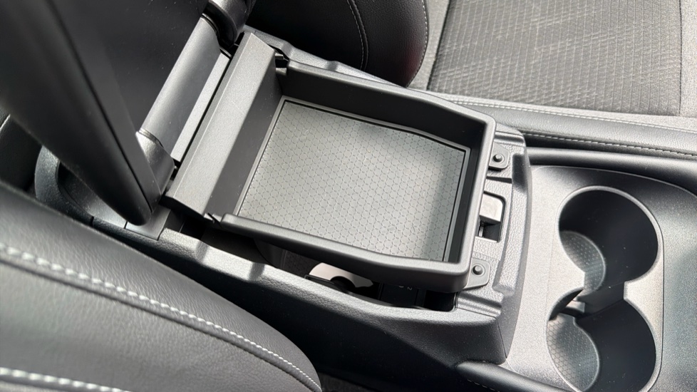 Nissan Qashqai 1.5 E-Power N-Connecta [Glass Roof] 5dr Auto Hybrid Hatchback - Image 51