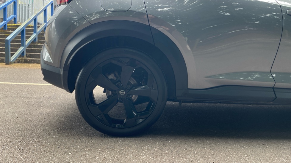 Nissan Juke 1.6 Hybrid Tekna 5dr Auto Hybrid Hatchback - Image 7