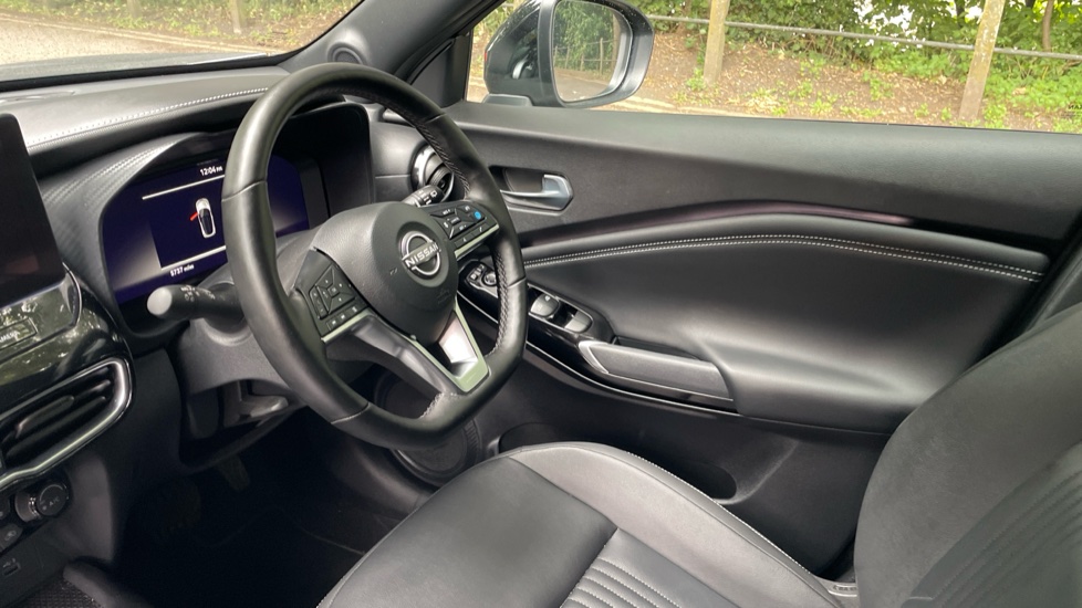 Nissan Juke 1.6 Hybrid Tekna 5dr Auto Hybrid Hatchback - Image 11