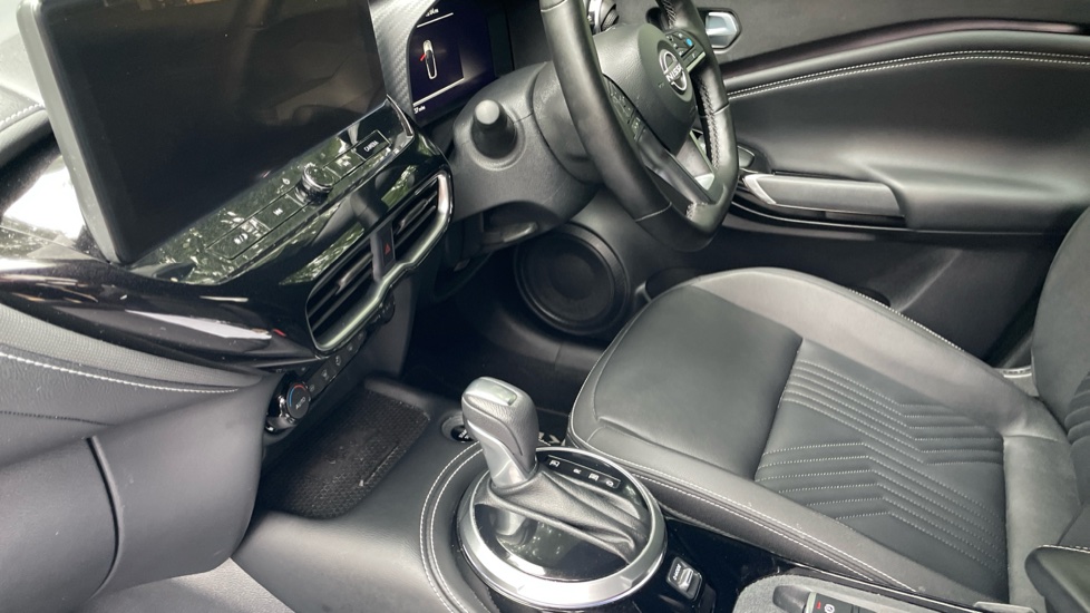 Nissan Juke 1.6 Hybrid Tekna 5dr Auto Hybrid Hatchback - Image 13