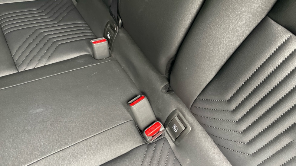 Nissan Juke 1.6 Hybrid Tekna 5dr Auto Hybrid Hatchback - Image 17