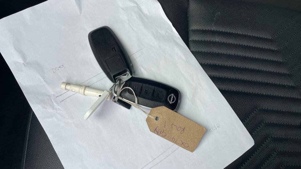 Nissan Juke 1.6 Hybrid Tekna 5dr Auto Hybrid Hatchback - Image 20