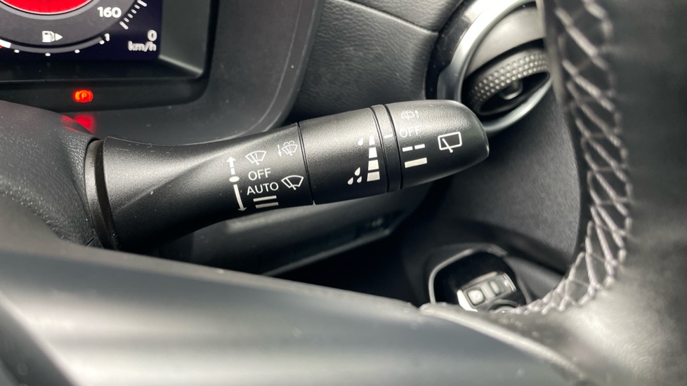 Nissan Juke 1.6 Hybrid Tekna 5dr Auto Hybrid Hatchback - Image 25