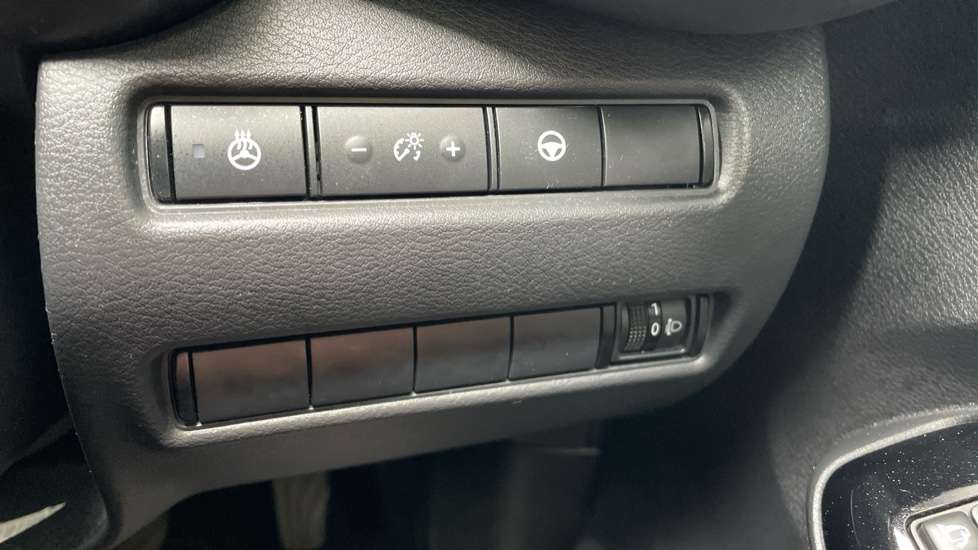 Nissan Juke 1.6 Hybrid Tekna 5dr Auto Hybrid Hatchback - Image 26