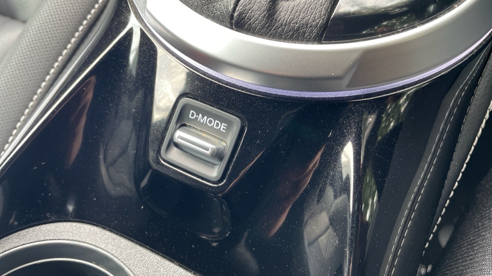 Nissan Juke 1.6 Hybrid Tekna 5dr Auto Hybrid Hatchback - Image 30
