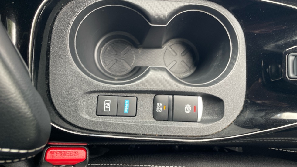 Nissan Juke 1.6 Hybrid Tekna 5dr Auto Hybrid Hatchback - Image 31