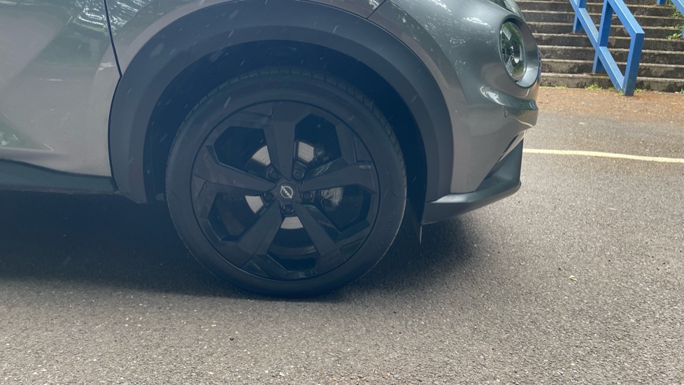 Nissan Juke 1.6 Hybrid Tekna 5dr Auto Hybrid Hatchback - Image 40