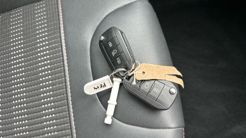 Peugeot 2008 1.2 PureTech 110 GT Line 5dr EAT6 Petrol Estate - Image 20