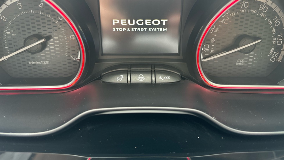 Peugeot 2008 1.2 PureTech 110 GT Line 5dr EAT6 Petrol Estate - Image 39