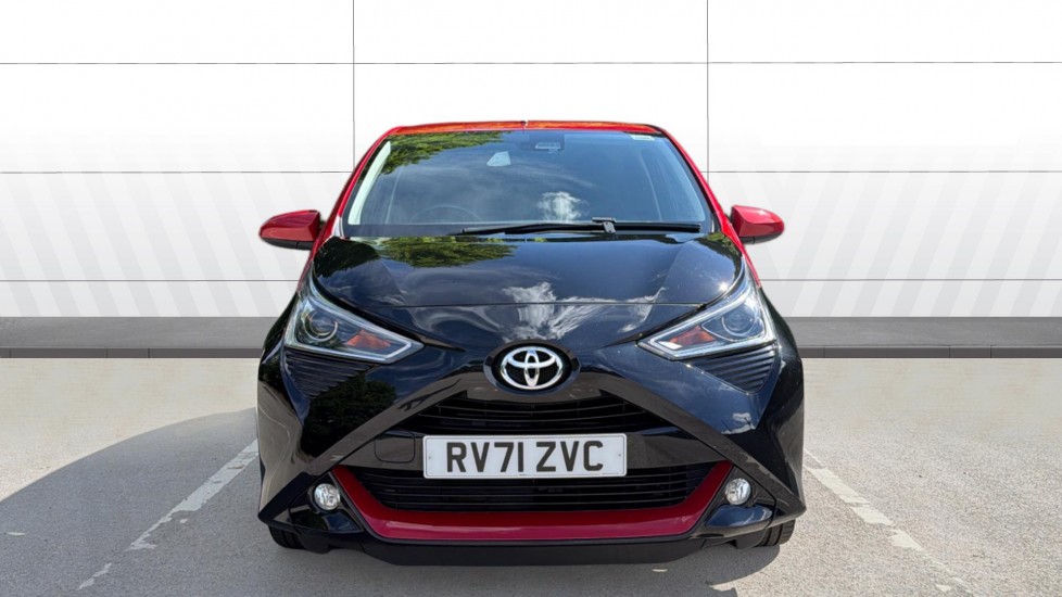 Toyota Aygo 1.0 VVT-i X-Clusiv 5dr x-shift Petrol Hatchback - Image 3
