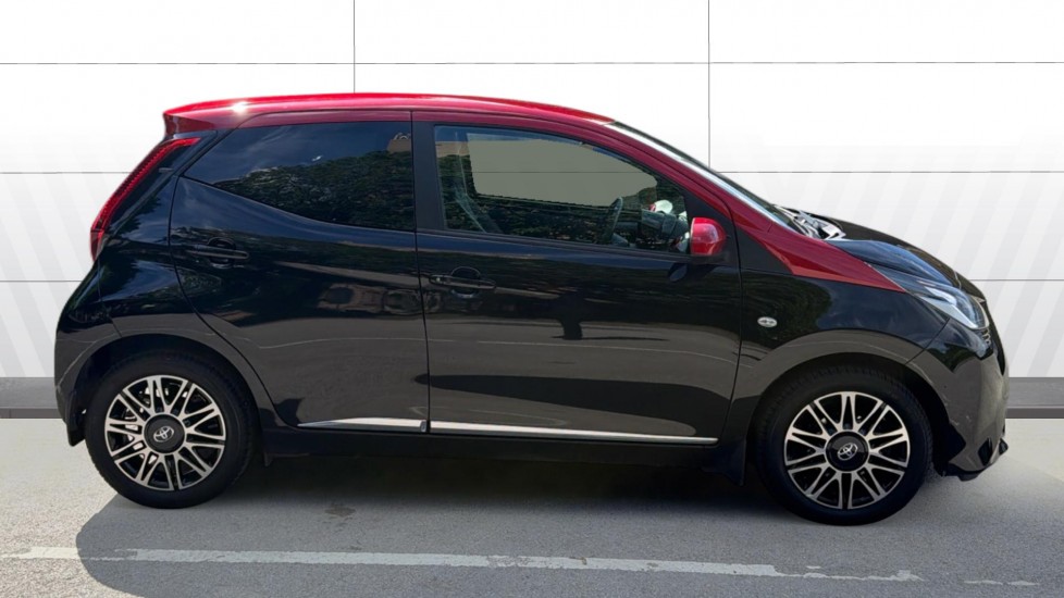 Toyota Aygo 1.0 VVT-i X-Clusiv 5dr x-shift Petrol Hatchback - Image 5