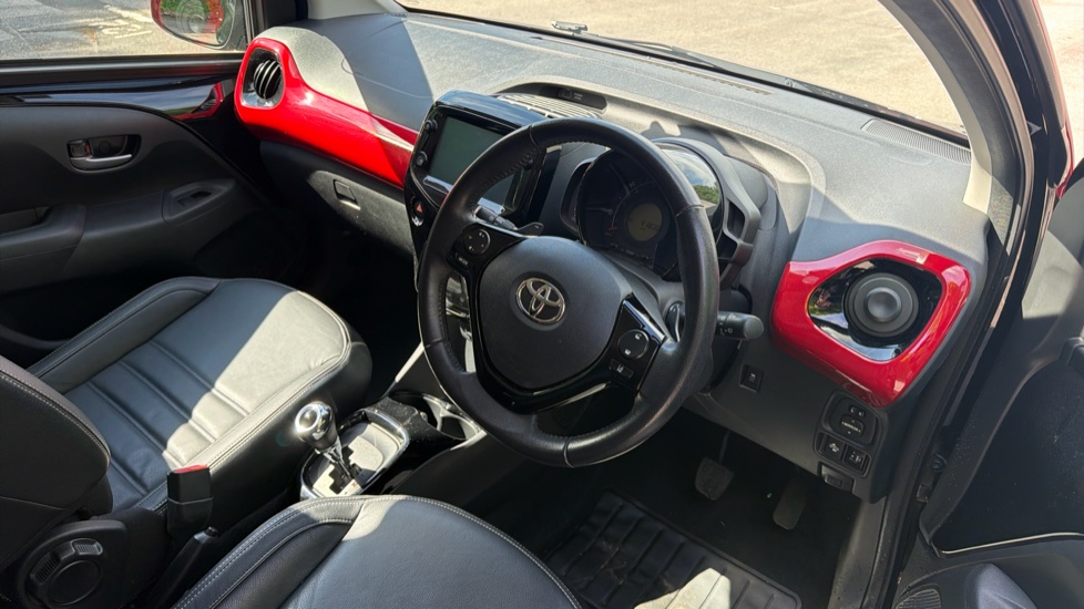 Toyota Aygo 1.0 VVT-i X-Clusiv 5dr x-shift Petrol Hatchback - Image 11