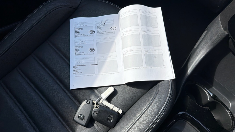 Toyota Aygo 1.0 VVT-i X-Clusiv 5dr x-shift Petrol Hatchback - Image 19
