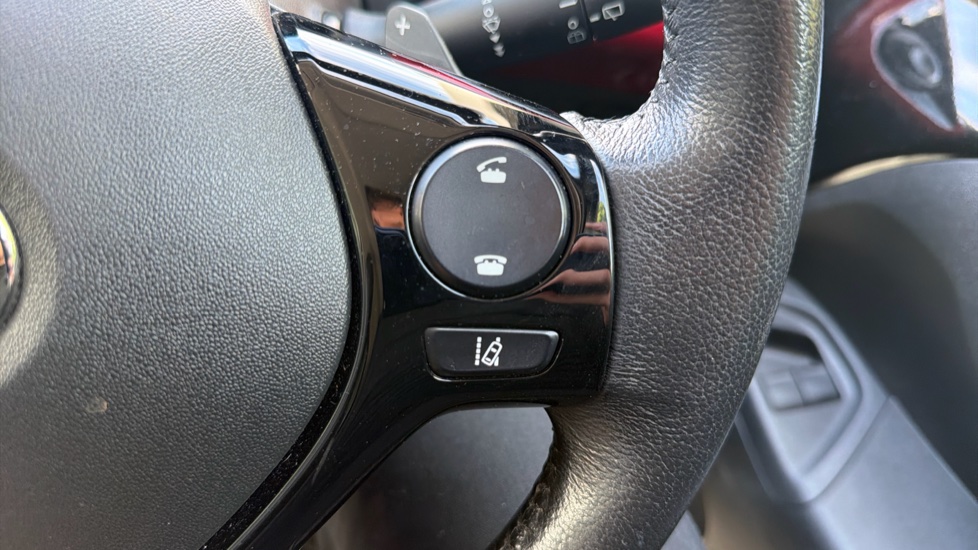 Toyota Aygo 1.0 VVT-i X-Clusiv 5dr x-shift Petrol Hatchback - Image 22