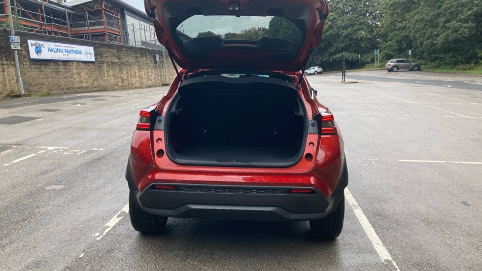 Nissan Juke 1.0 DiG-T Tekna 5dr Petrol Hatchback - Image 4
