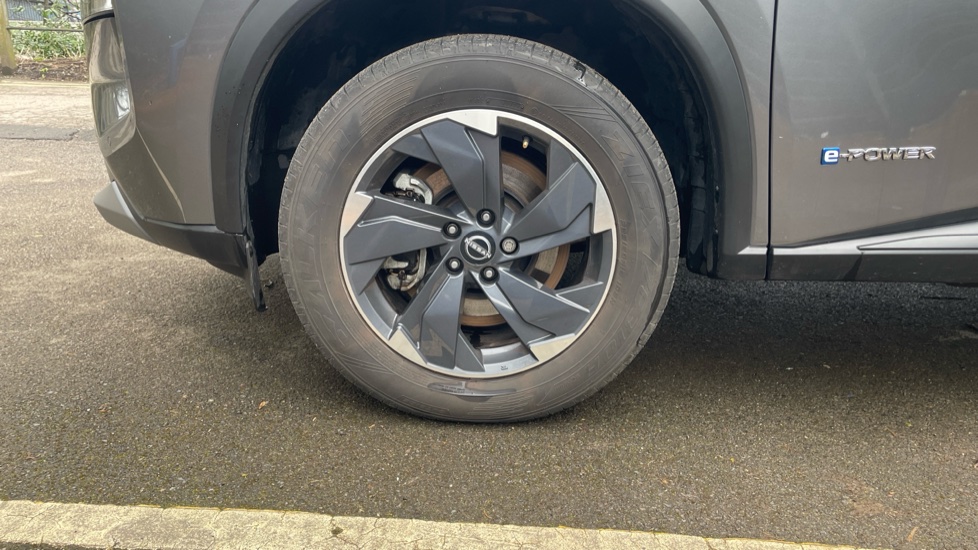Nissan X-Trail 1.5 E-Power E-4orce 213 N-Connecta 5dr Auto Hybrid Station Wagon - Image 32