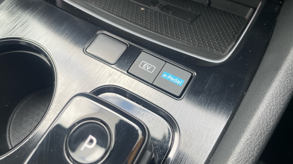 Nissan X-Trail 1.5 E-Power E-4orce 213 N-Connecta 5dr Auto Hybrid Station Wagon - Image 54