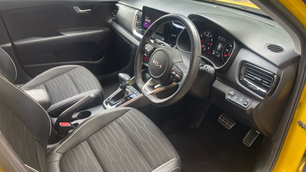 Kia Stonic 1.0T GDi 48V GT-Line S 5dr DCT Petrol Estate - Image 11