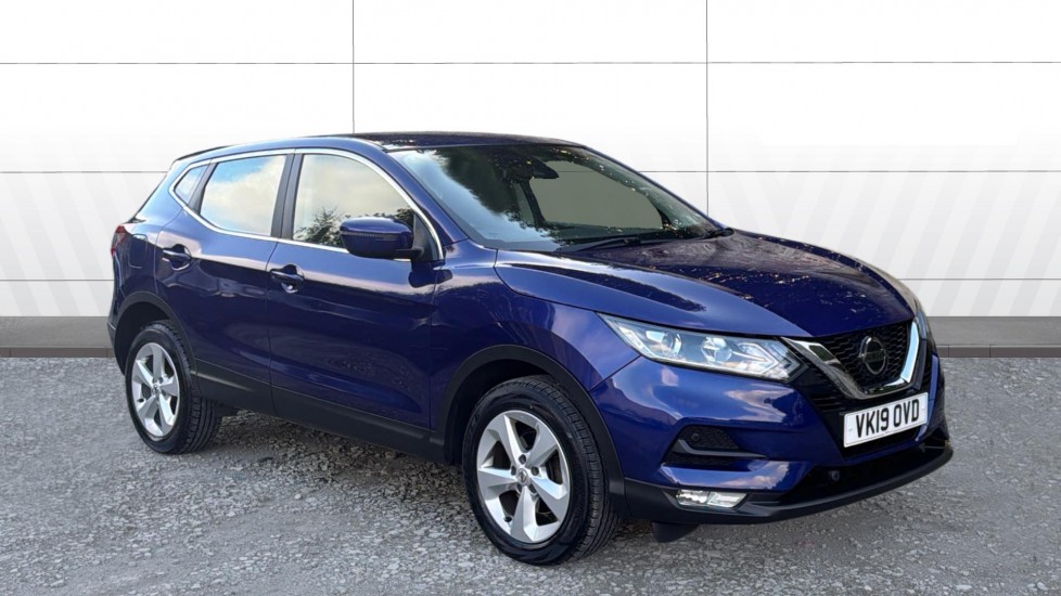 Nissan Qashqai 1.3 DiG-T Acenta Premium 5dr Petrol Hatchback - Image 1