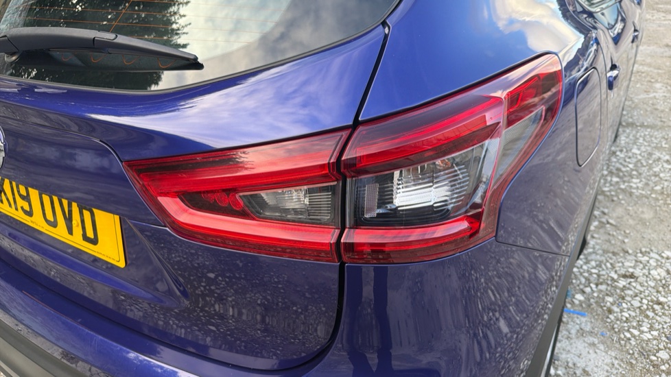 Nissan Qashqai 1.3 DiG-T Acenta Premium 5dr Petrol Hatchback - Image 26