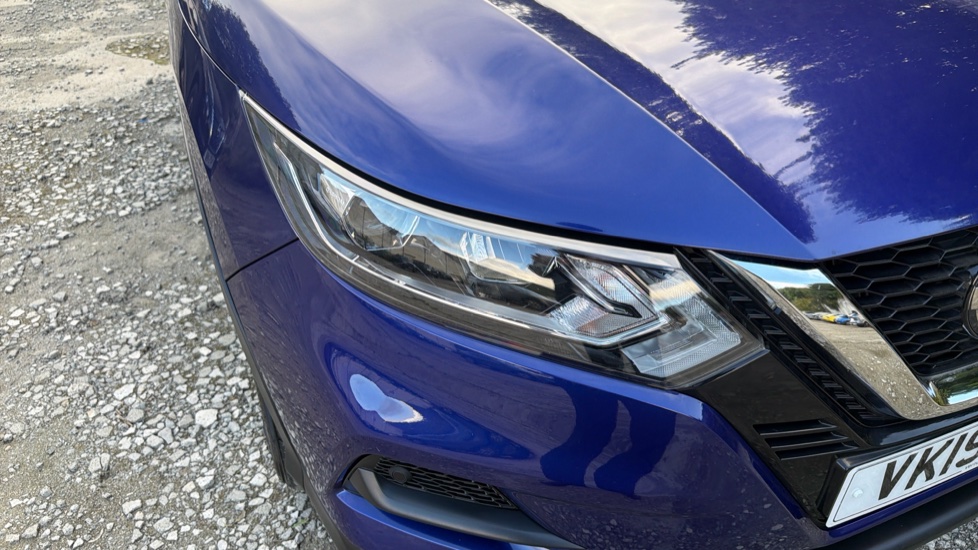 Nissan Qashqai 1.3 DiG-T Acenta Premium 5dr Petrol Hatchback - Image 27