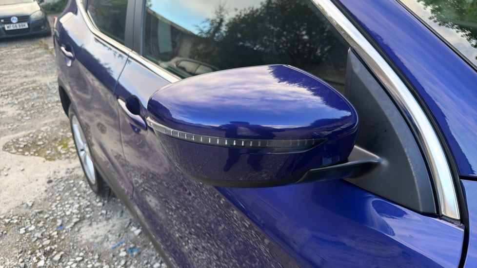 Nissan Qashqai 1.3 DiG-T Acenta Premium 5dr Petrol Hatchback - Image 29