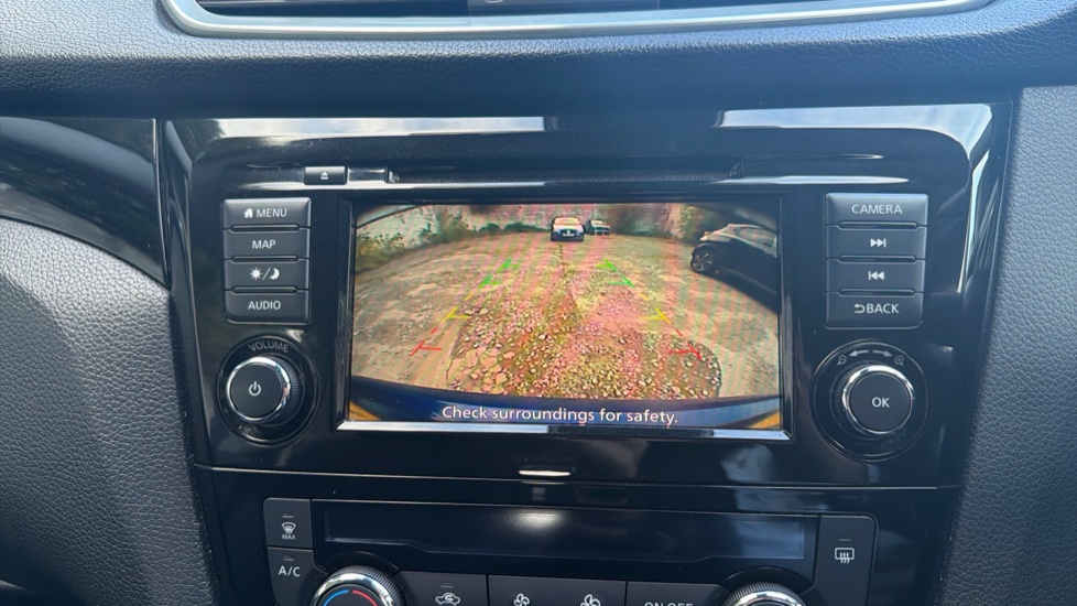Nissan Qashqai 1.3 DiG-T Acenta Premium 5dr Petrol Hatchback - Image 38
