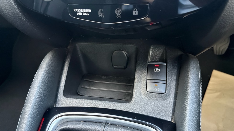 Nissan Qashqai 1.3 DiG-T Acenta Premium 5dr Petrol Hatchback - Image 40