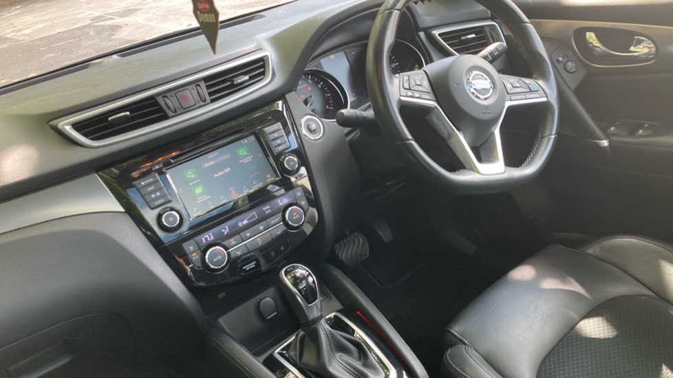 Nissan Qashqai 1.3 DiG-T 160 Tekna 5dr DCT Petrol Hatchback - Image 14