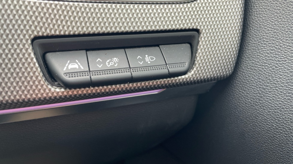 Renault Arkana 1.3 TCe Mild Hybrid 140 S Edition 5dr EDC Petrol Estate - Image 24