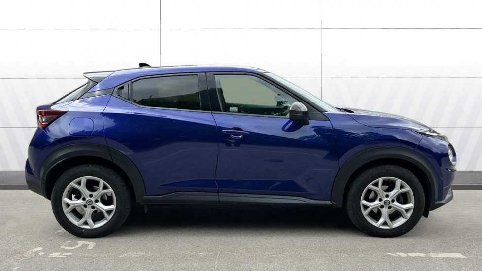 Nissan Juke 1.0 DiG-T 114 N-Connecta 5dr DCT Petrol Hatchback - Image 5
